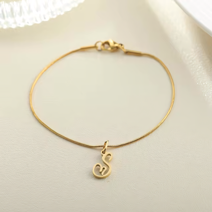 Dainty Cursive Heart Letter Initial Chain Bracelet