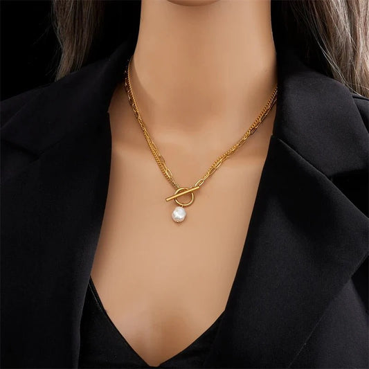 Layered Pearl Circle Clasp Necklace