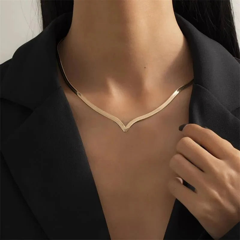 V Taper Herringbone Necklace