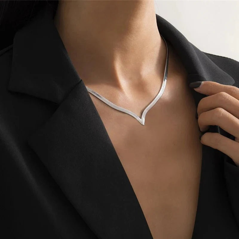 V Taper Herringbone Necklace